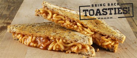 Spaghetti, Bacon and Cheese Toastie | Food in a Minute