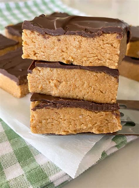 Easy No Bake Chocolate Peanut Butter Bars - Picky Palate