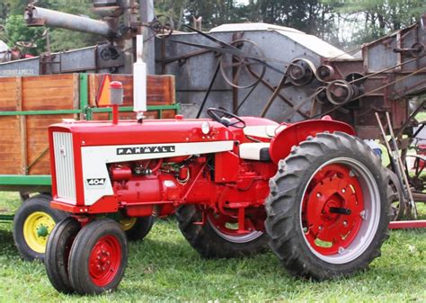 Tractor of the week #33 ( Farmall / IH 404 ) Post your photos - General Chat - Red Power ...