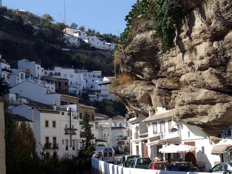 Living Under a Rock: Setenil de las Bodegas | ArchDaily