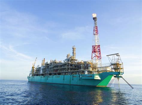 Report: Petronas’ floating LNG facility loading first cargo | Lisbon Group