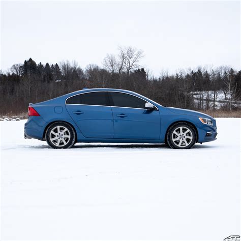 Bursting Blue Volvo S60 R-Design : r/carporn