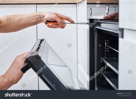 23,338 Installing appliances Images, Stock Photos & Vectors | Shutterstock