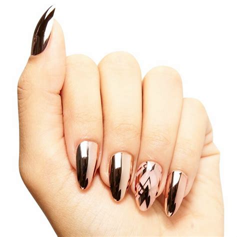 Mirror Nail Design: Make Cool Metallic or Chrome Nail Art - LadyLife