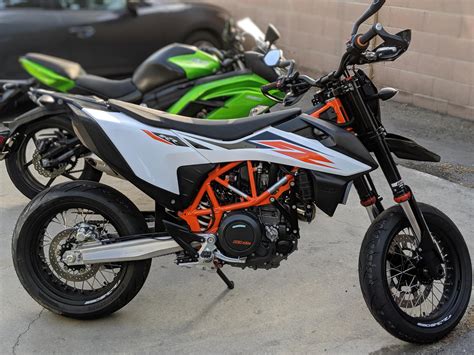 My New KTM 690 SMC R : supermoto