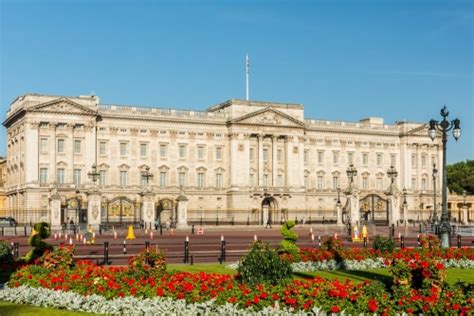 Buckingham Palace, London | History & Visiting Information