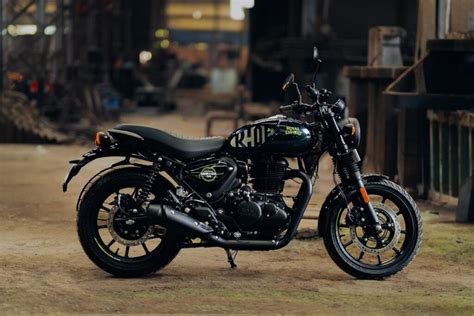 2024 Royal Enfield Hunter 350 gets 2 new Colors - Priced at Rs 1,69,656 - GaadiKey