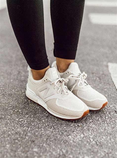 Obsessed with these white sneakers! | LivvyLand #Sneakers | Tennis shoes outfit, Sneakers men ...