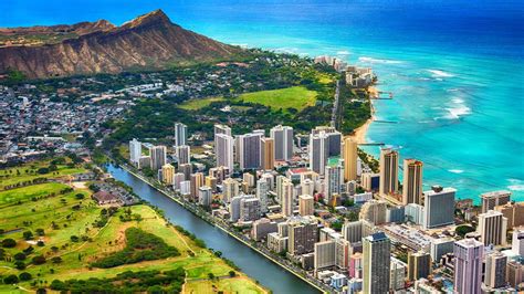 Oahu Hawaii best things to do: Pearl Harbor, shopping, Waikiki Beach | escape.com.au