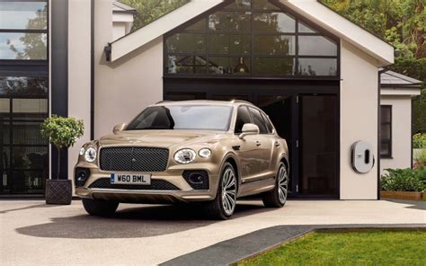 Bentley Bentayga Hybrid 2021 | SUV Drive