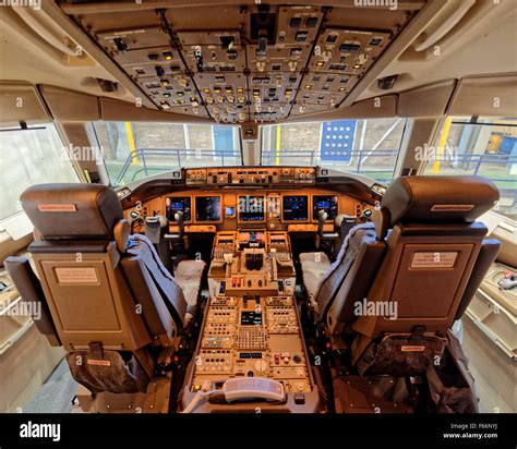 Boeing 777 Cockpit