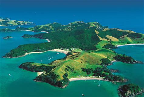 Top Water Activities to Enjoy in Bay of Islands | Distant Journeys