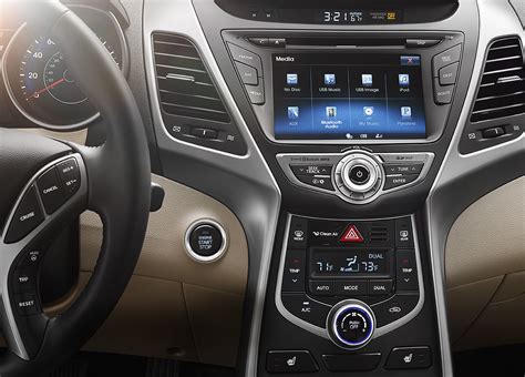 2016 Hyundai Elantra: Interior