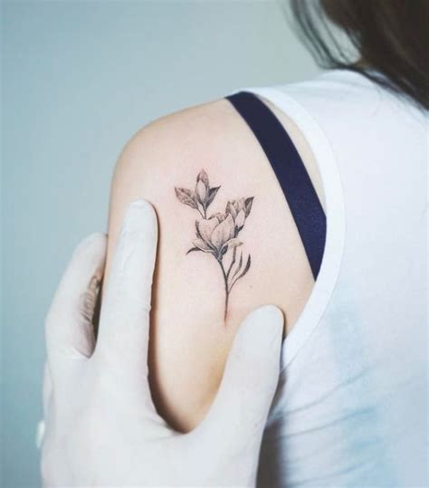 Med Tech. Запись со стены. | Magnolia tattoo, Cool tattoos, Beautiful ...