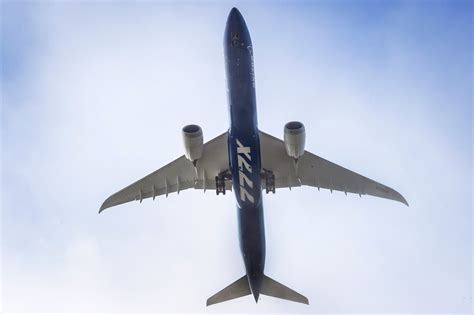 New Boeing 777X Completes Successful First Flight – Dfly