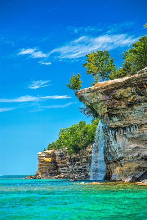 The Best Waterfalls of Michigan’s Upper Peninsula - Pictured Rocks ...