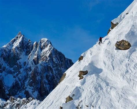 18 December 2018, Skyway Monte Bianco – Good Early Winter Ski Conditions – High Mountain Guides