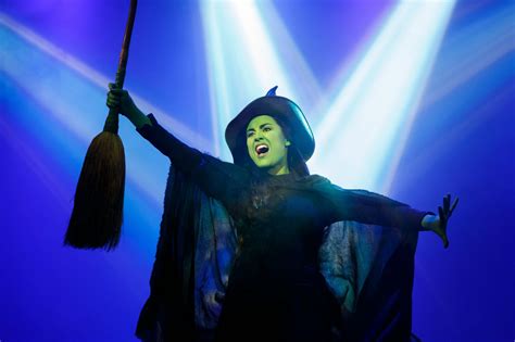 'Wicked' movie slated for Dec. 2019 - Chicago Tribune