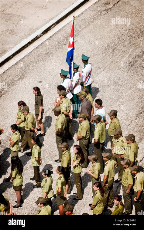 Cuban soldiers hi-res stock photography and images - Alamy