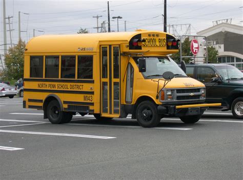 File:Chevrolet Van School Bus.jpg - Wikipedia