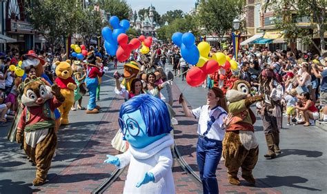 Band-Tastic Cavalcade brings a parade of Disney characters to Main ...