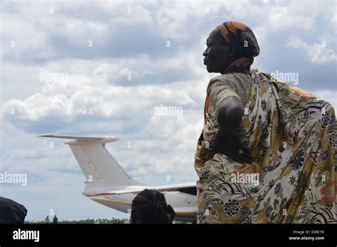 Malakal, South Sudan. 1st May, 2014. People trying to leave Malakal, a town in the oil-rich ...