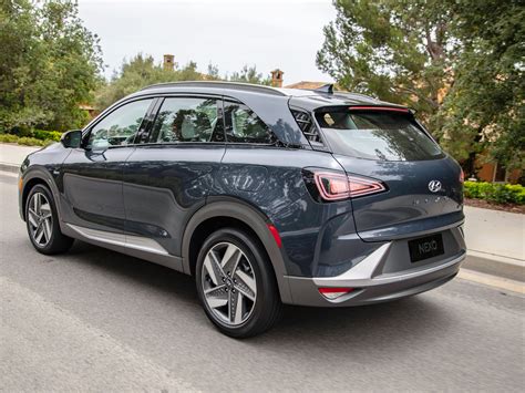 Hyundai Nexo Review: The Hydrogen Fuel Cell-Powered Electric SUV | WIRED