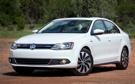 2013 Volkswagen Jetta Hybrid First Test - Motor Trend