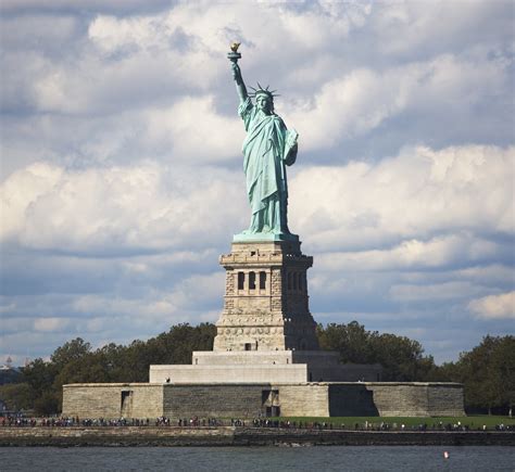 10 Famous Landmarks And Their Interesting History - American Landmarks