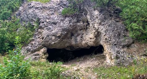 Wyandotte Caves: Tour These Ancient Caves Mined By Native Americans For ...