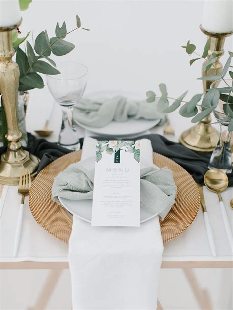 Understated Elegance: Get Olive Green and Ivory Wedding Theme Ideas