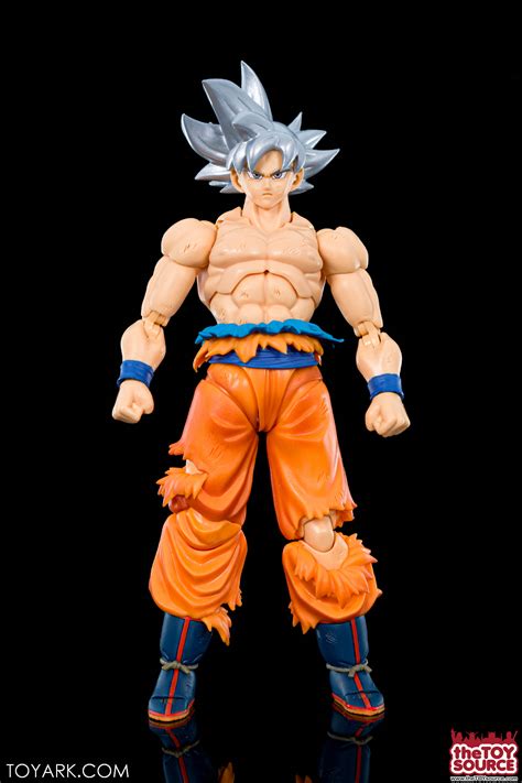 songokukan: Dragon Ball Ultra Instinct Goku Figure - Banpresto Ultra Instinct Goku Iconic Dragon ...