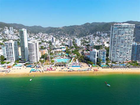 220+ Acapulco Beach Skyline Stock Photos, Pictures & Royalty-Free ...