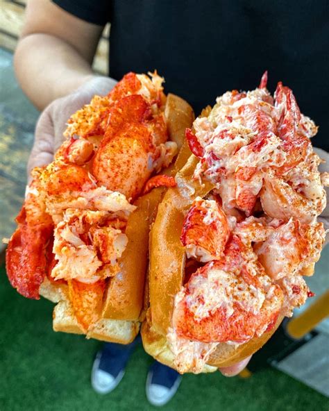 Maine Lobster Roll – Wicked Maine Lobster