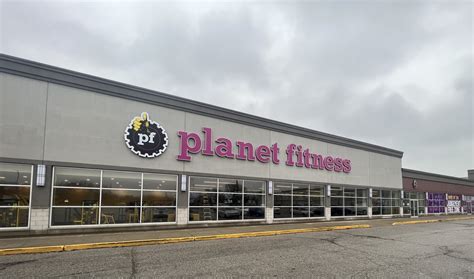 Planet Fitness celebrates grand opening of 'Judgement Free Zone' gym in ...