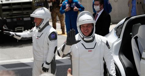 SpaceX Lifts NASA Astronauts to Orbit, Launching New Era of Spaceflight ...