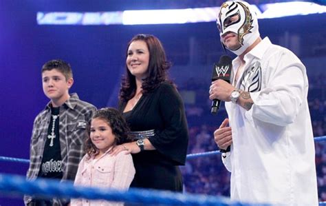 Sports Stars Info: Rey Mysterio Family Pictures