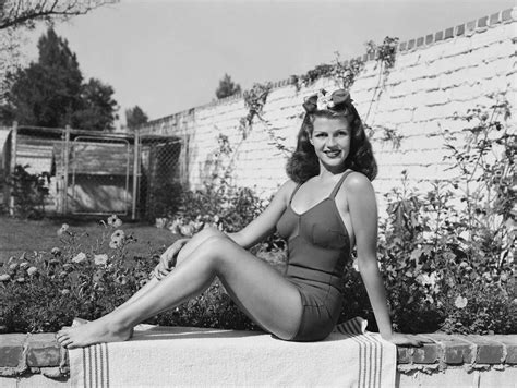 Rita Hayworth Feet (150 photos) - feet.wiki