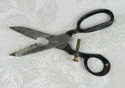 Tools, Scissors & Measures - Antique Buttonhole Scissors