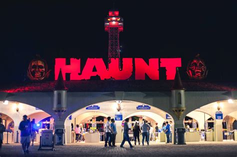 Kings Dominion Halloween Haunt Is A Frightful Theme Park In Virginia