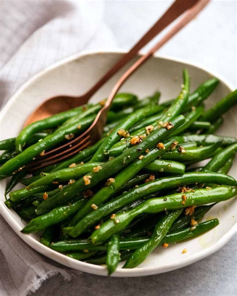 Garlic Sautéed Green Beans on a plate ready to be served