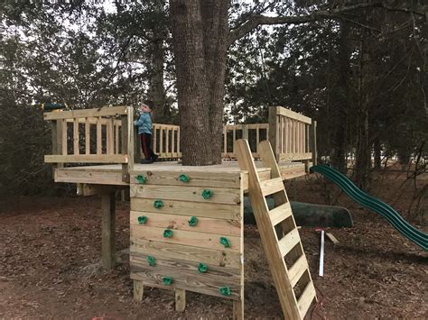 DIY Tree Fort, kids rock wall, tree house, railing, play set Kids Outdoor Play, Backyard For ...