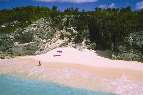 The Mesmerizing Pink Sand Beaches of Bermuda