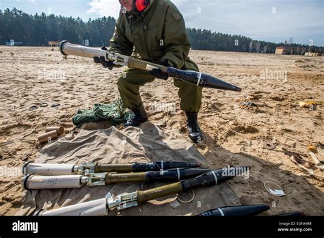 Recoilless gun hi-res stock photography and images - Alamy