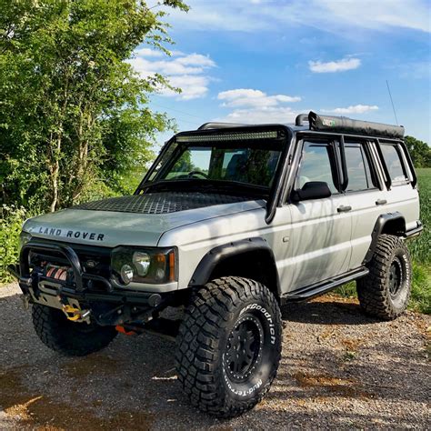 Lifted Land Rover Discovery 2 TD5 on 35s – Overland Rig from UK