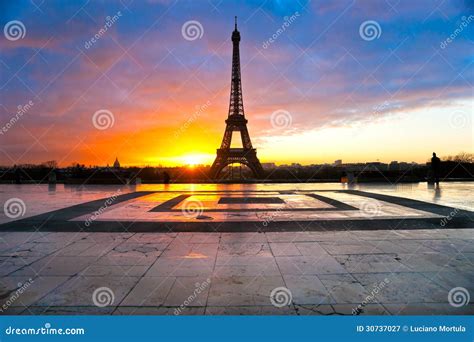 Eiffel Tower at Sunrise, Paris. Stock Image - Image of river, cityscape: 30737027