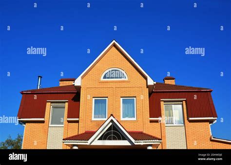 Modern brick house hi-res stock photography and images - Alamy