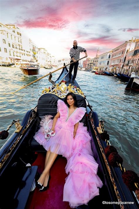 Gondola ride in Venice: Is it worth it? (Photos + tips) - tosomeplacenew