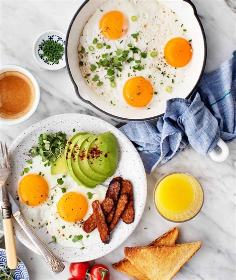 How to Make Sunny Side Up Eggs - Recipes by Love and Lemons