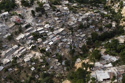 File:2010 Haiti earthquake damage2.jpg